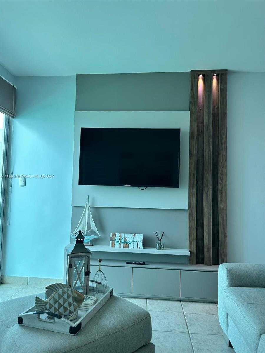 Small Image of SANTA ELENA ECUADOR #B02, Out of City Number 9