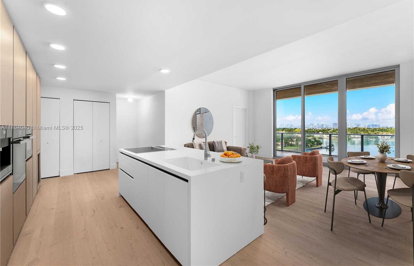 Small Image of 6800 INDIAN CREEK DR #7B, Miami Beach Number 3