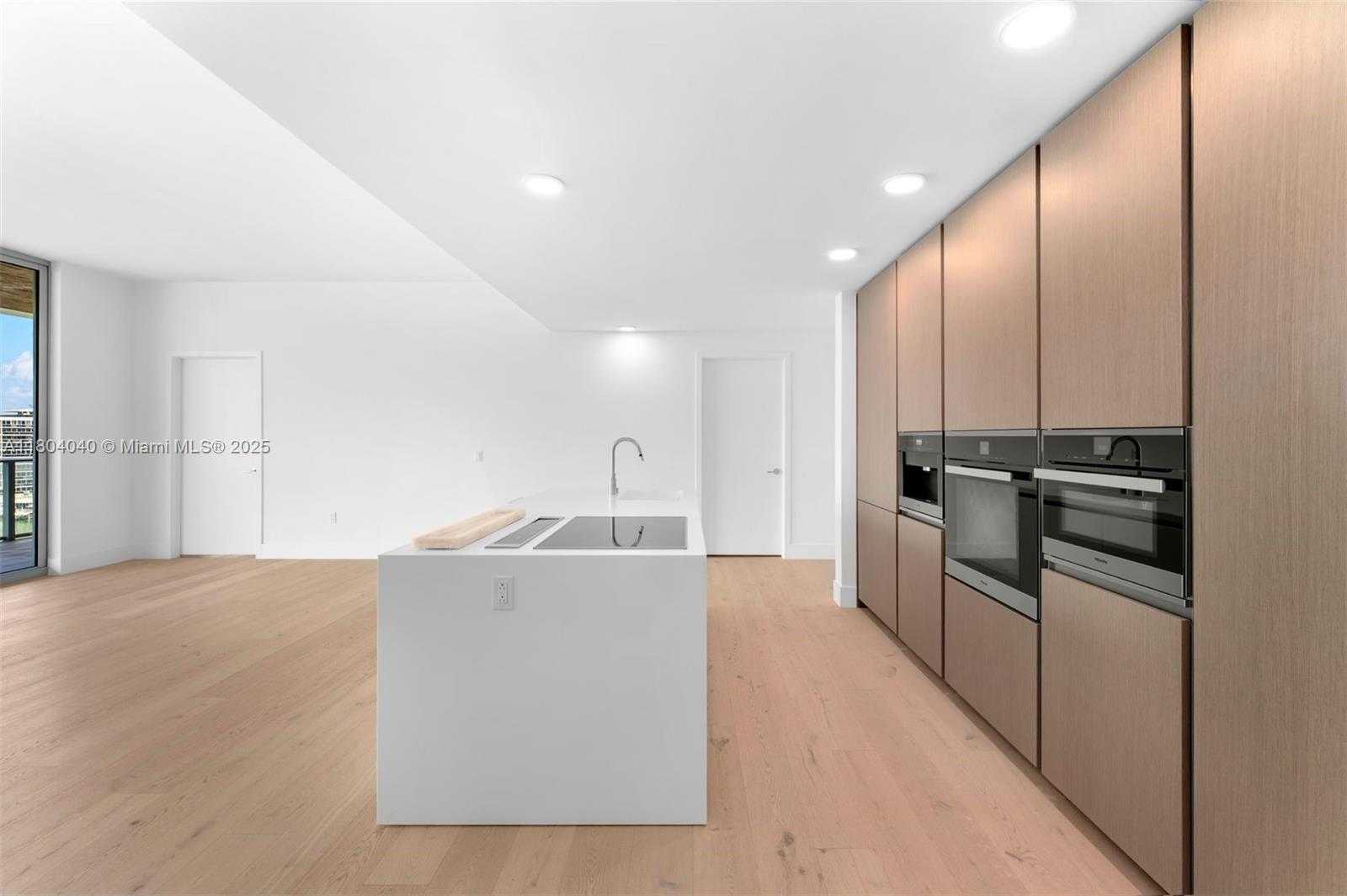 Small Image of 6800 INDIAN CREEK DR #7B, Miami Beach Number 9