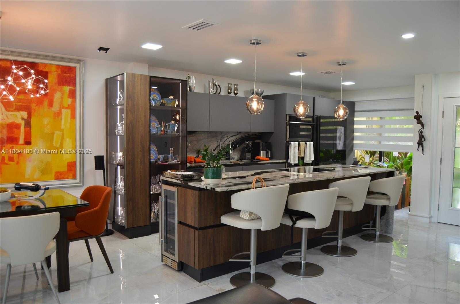 Small Image of 3629 ESTEPONA AVE, Doral Number 10