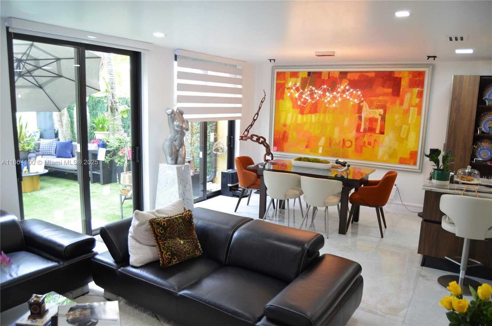 Small Image of 3629 ESTEPONA AVE, Doral Number 12