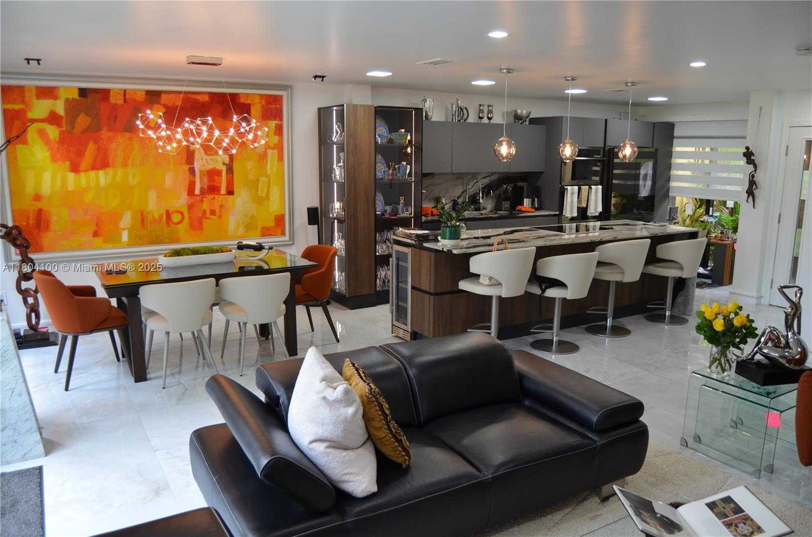 Small Image of 3629 ESTEPONA AVE, Doral Number 13