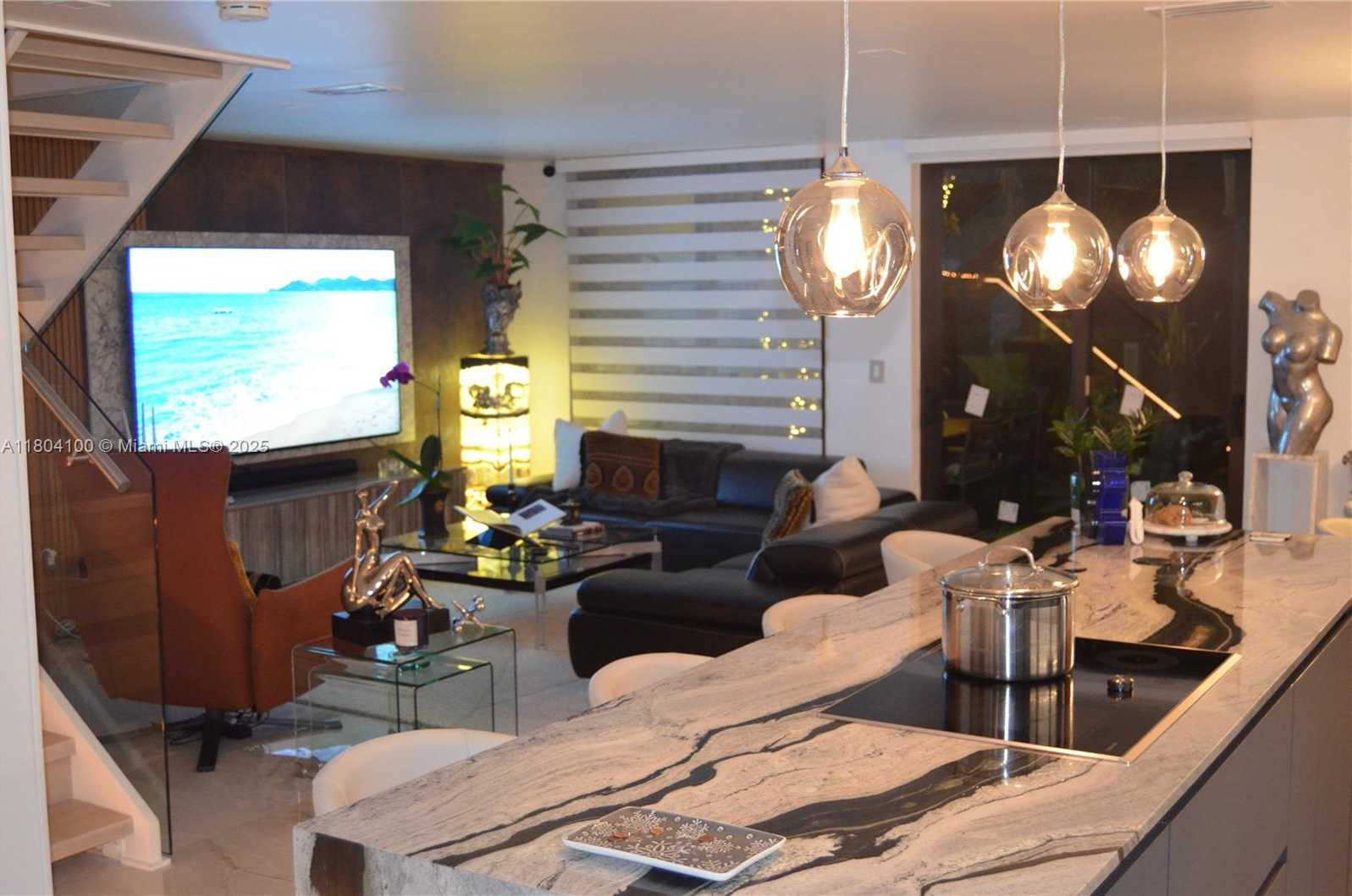 Small Image of 3629 ESTEPONA AVE, Doral Number 16