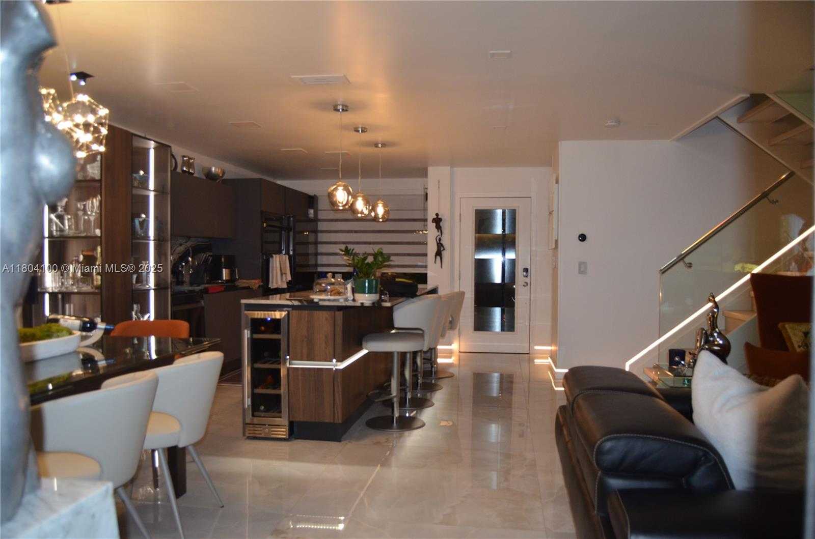 Small Image of 3629 ESTEPONA AVE, Doral Number 17