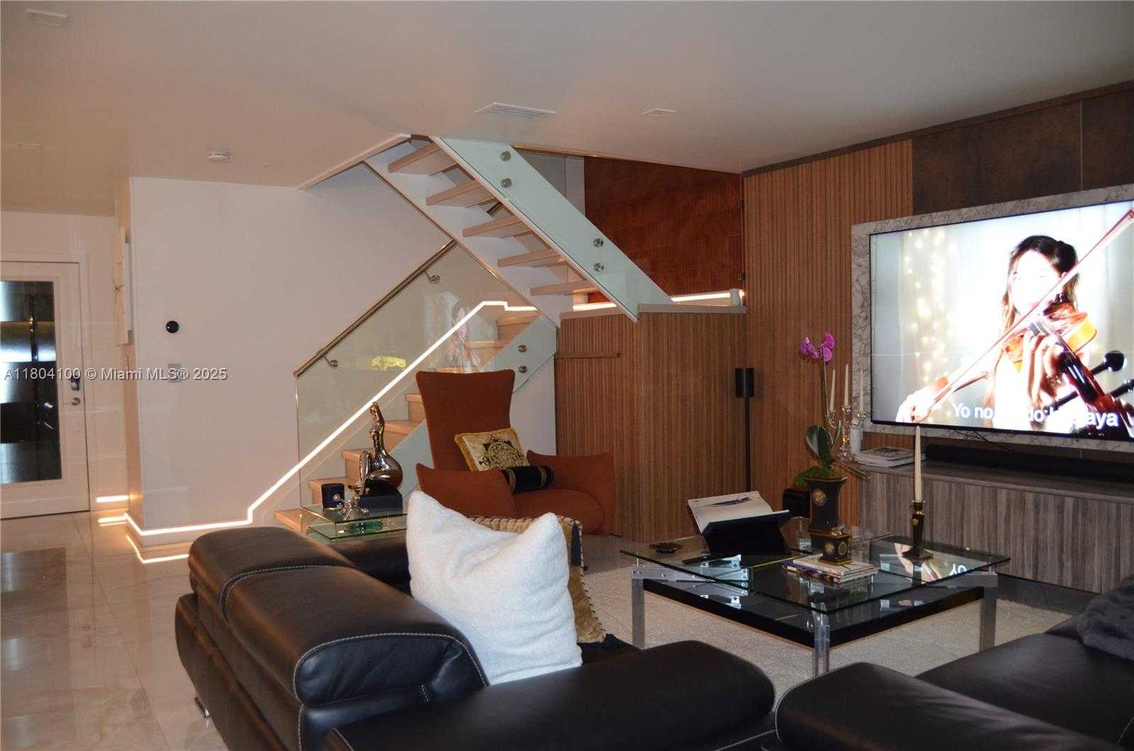 Small Image of 3629 ESTEPONA AVE, Doral Number 19