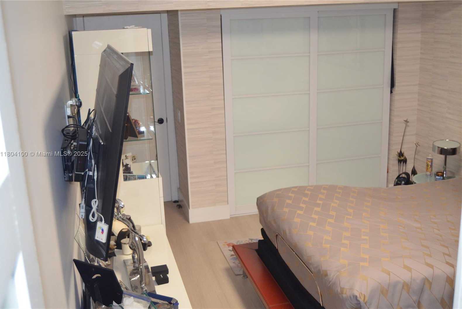 Small Image of 3629 ESTEPONA AVE, Doral Number 21
