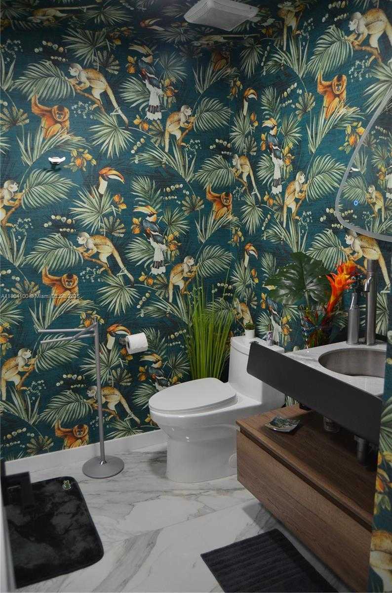 Small Image of 3629 ESTEPONA AVE, Doral Number 28