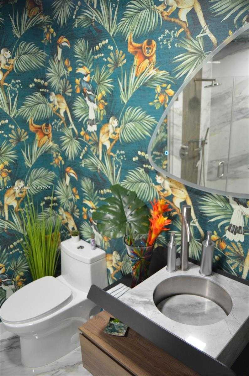 Small Image of 3629 ESTEPONA AVE, Doral Number 29