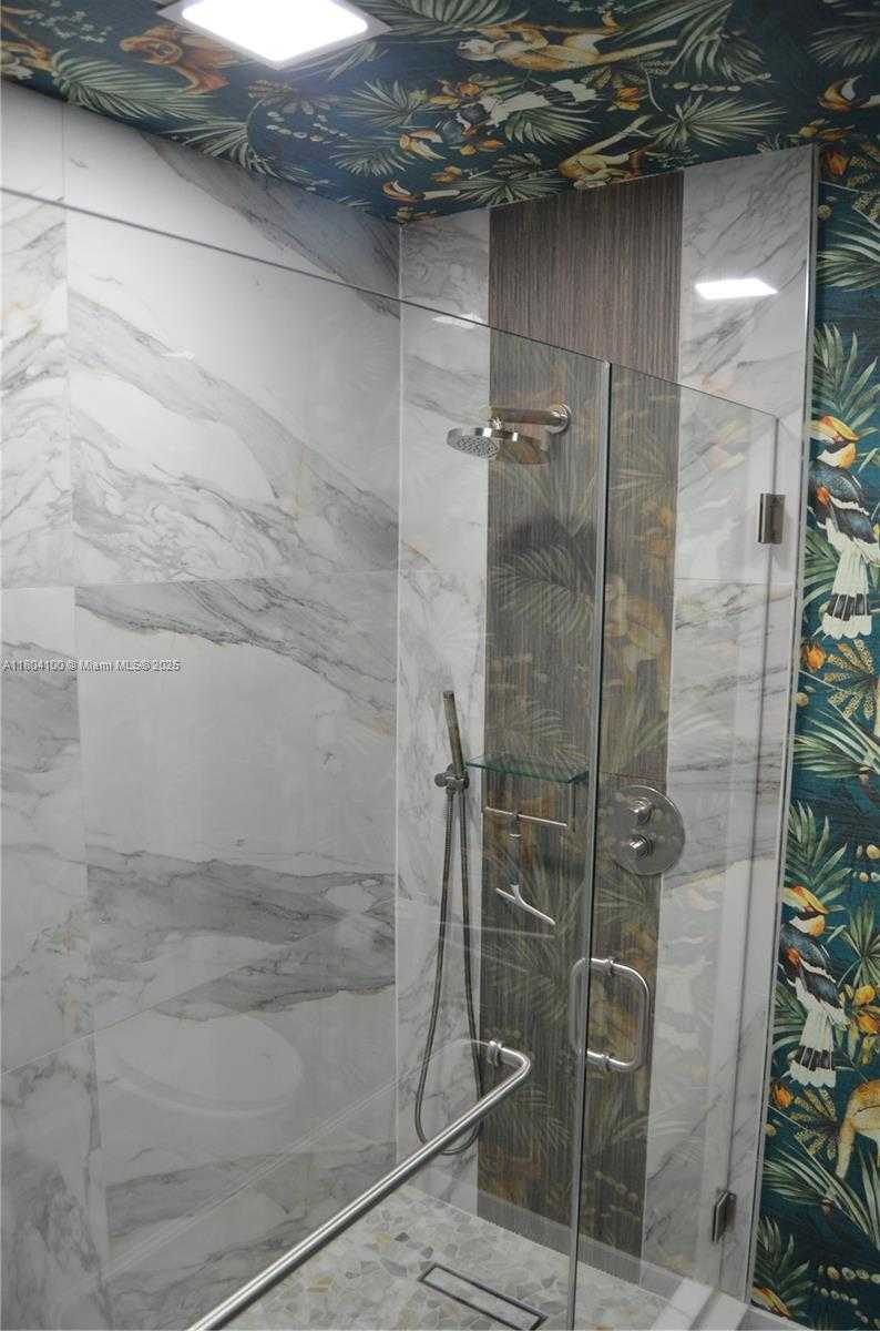Small Image of 3629 ESTEPONA AVE, Doral Number 31
