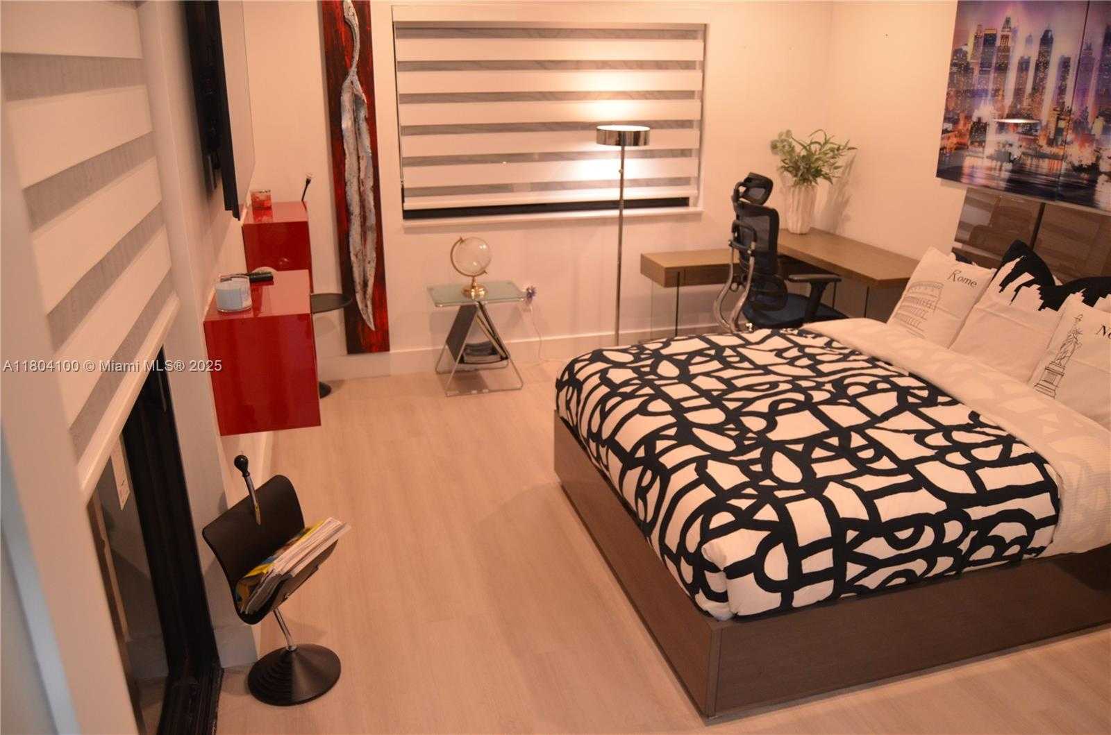 Small Image of 3629 ESTEPONA AVE, Doral Number 32