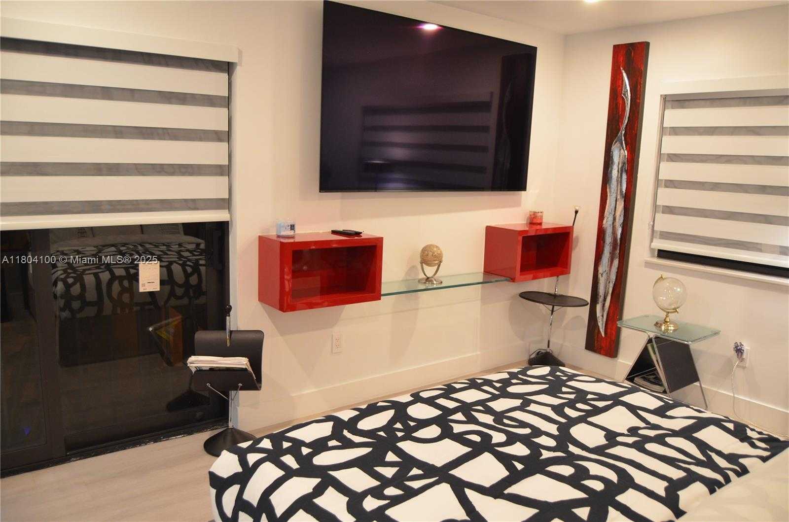 Small Image of 3629 ESTEPONA AVE, Doral Number 34