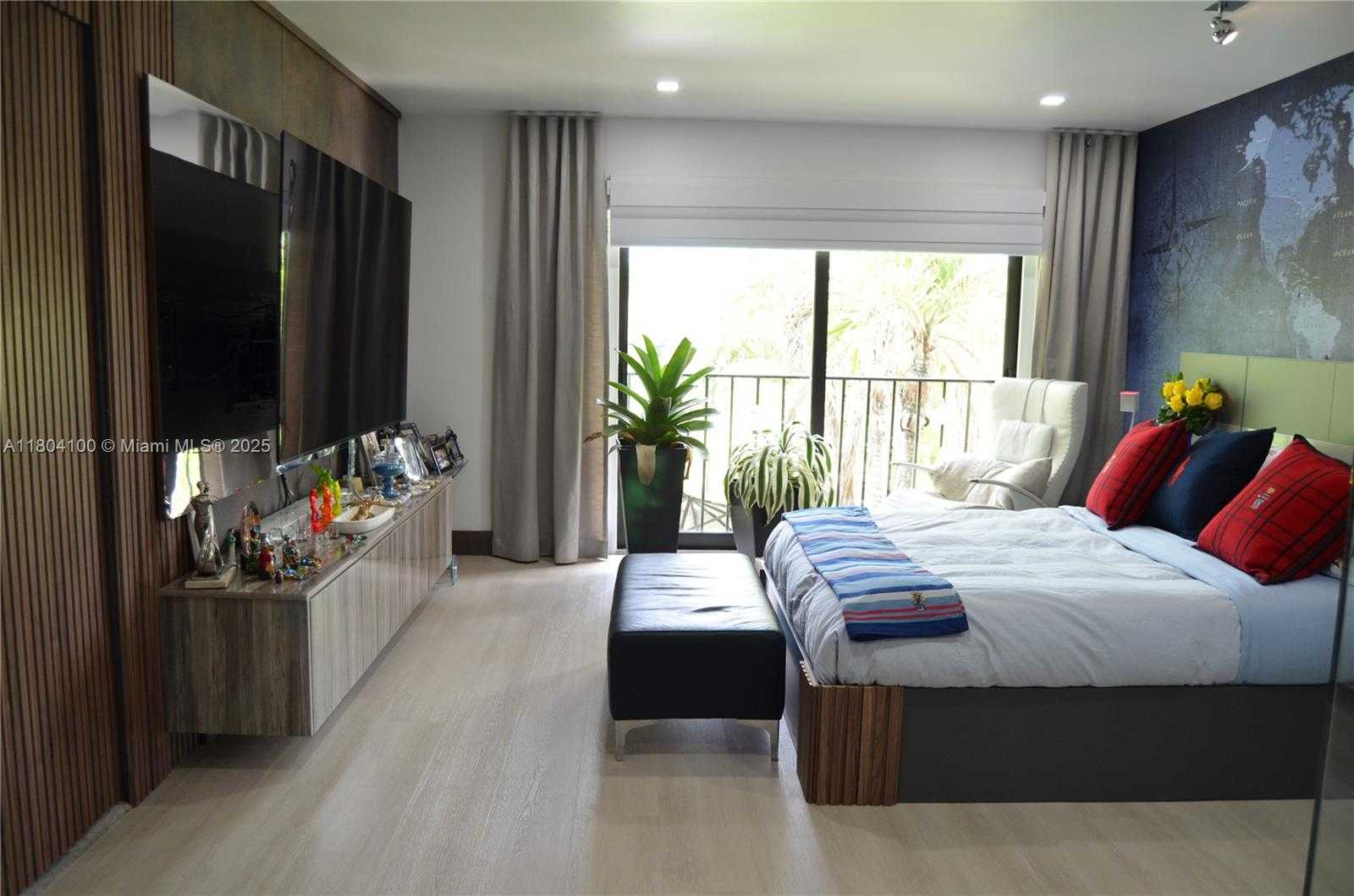 Small Image of 3629 ESTEPONA AVE, Doral Number 36