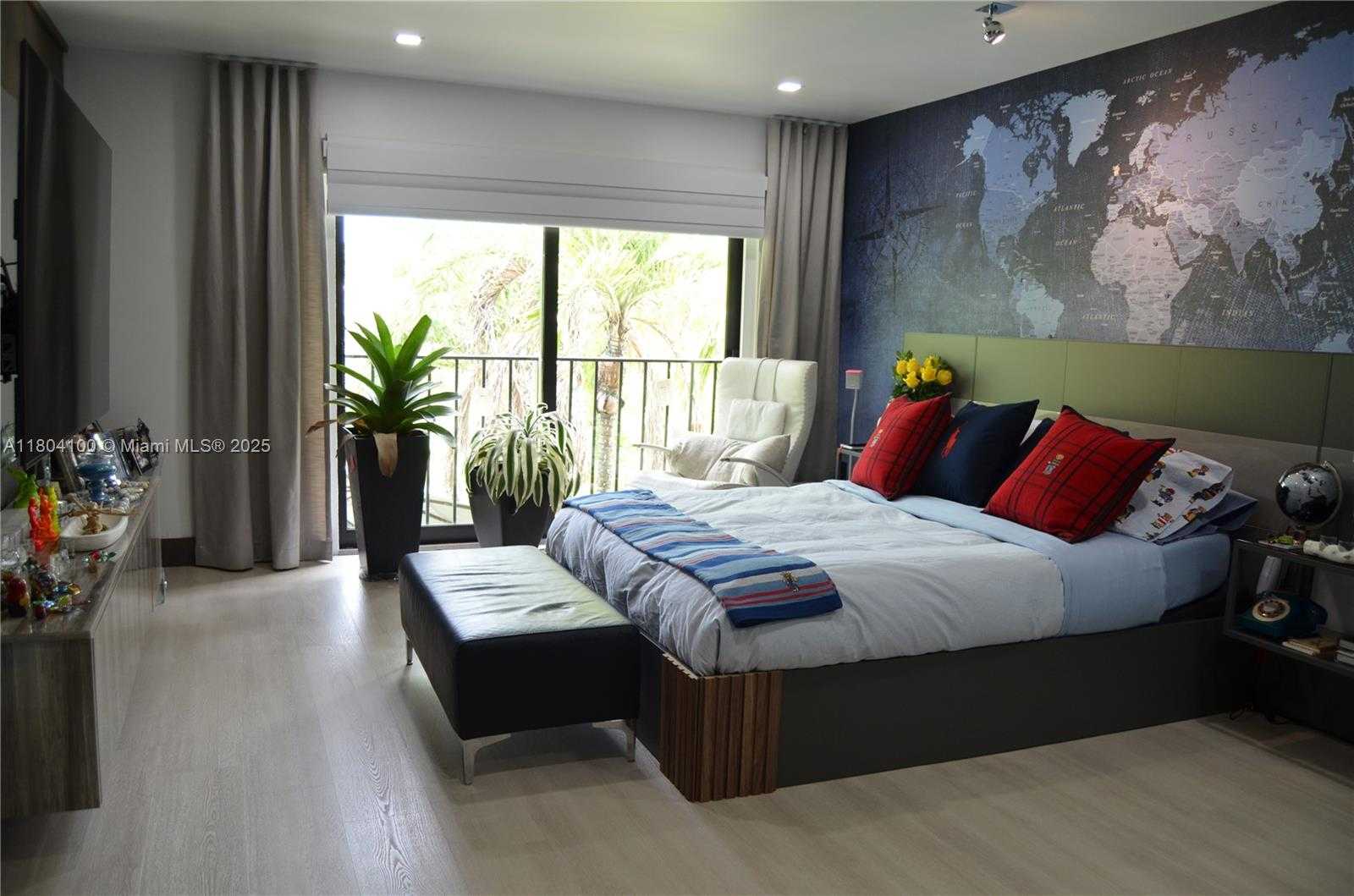 Small Image of 3629 ESTEPONA AVE, Doral Number 37