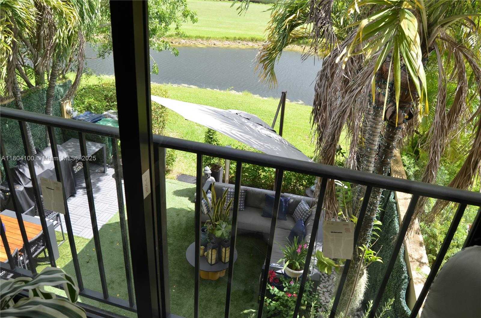 Small Image of 3629 ESTEPONA AVE, Doral Number 38