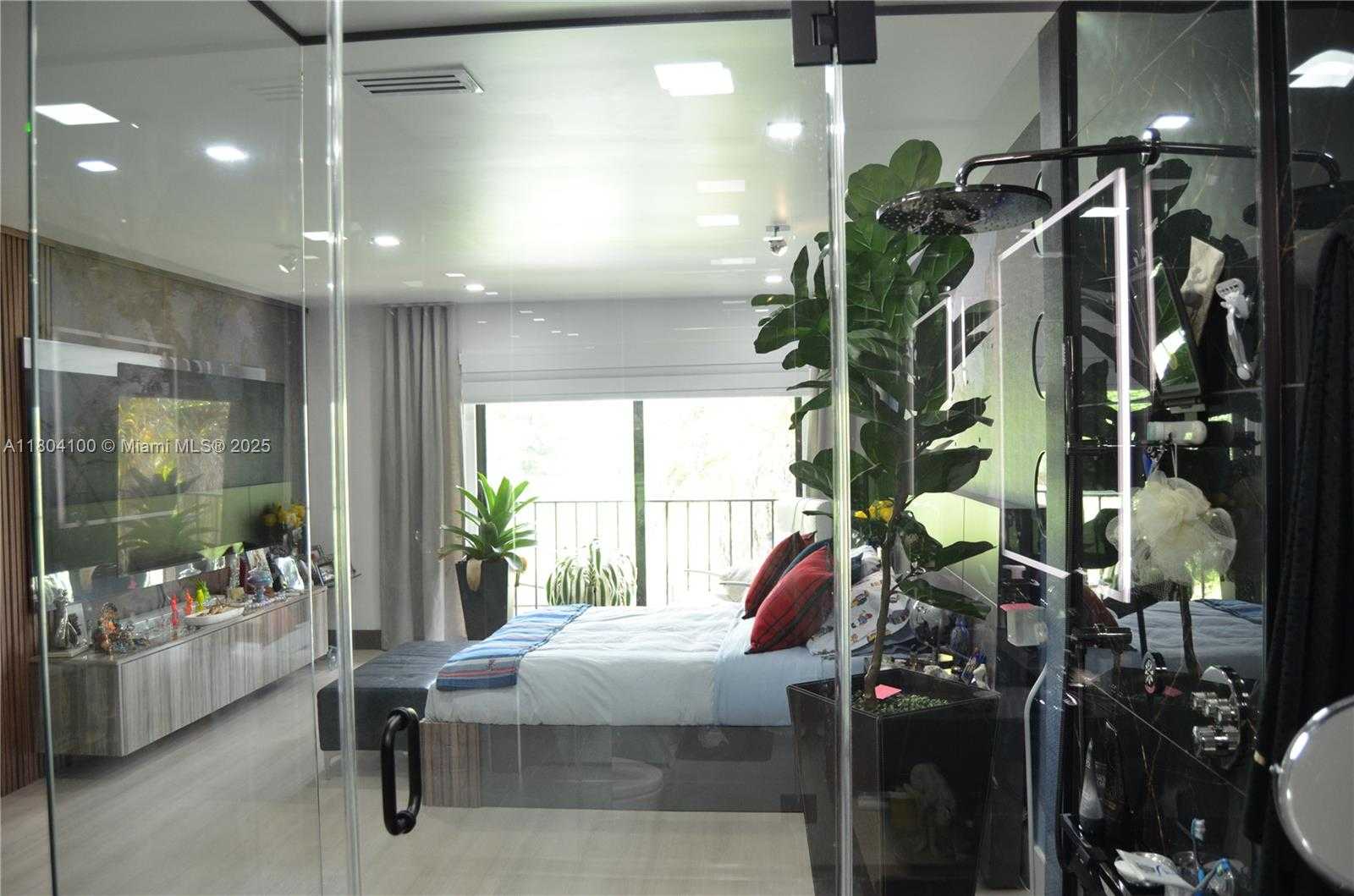 Small Image of 3629 ESTEPONA AVE, Doral Number 40