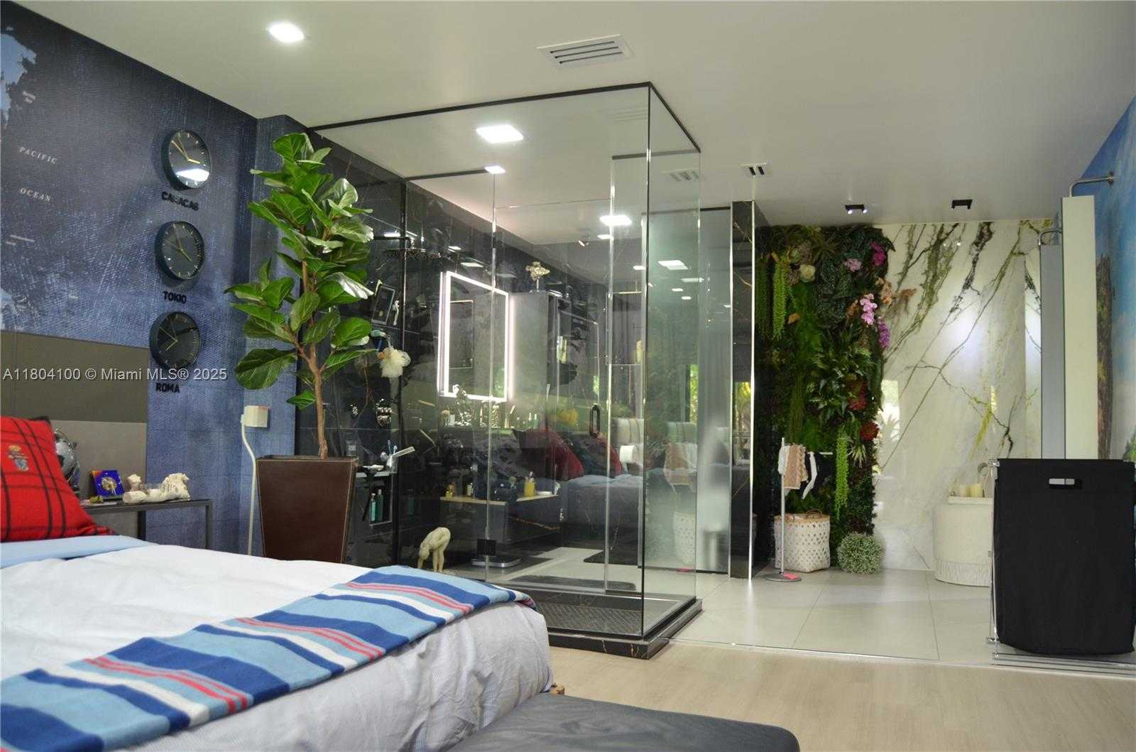 Small Image of 3629 ESTEPONA AVE, Doral Number 42