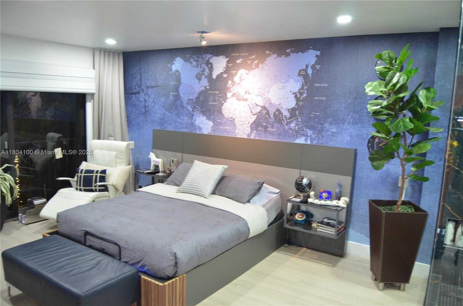 Small Image of 3629 ESTEPONA AVE, Doral Number 45