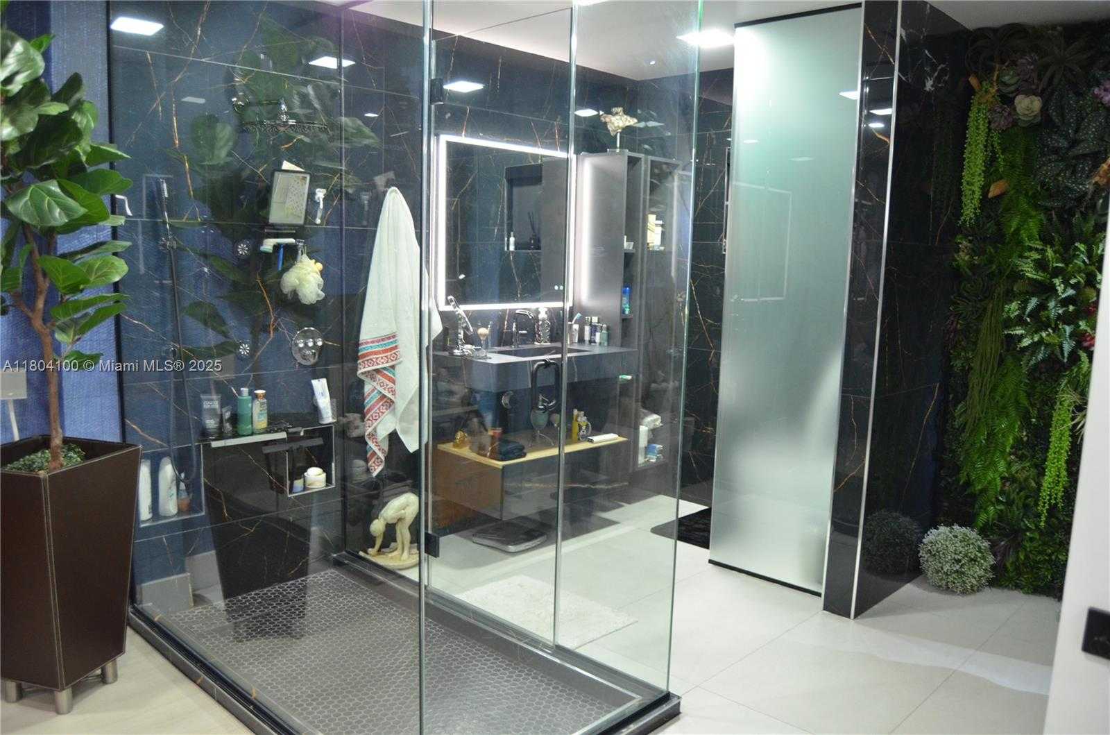 Small Image of 3629 ESTEPONA AVE, Doral Number 47
