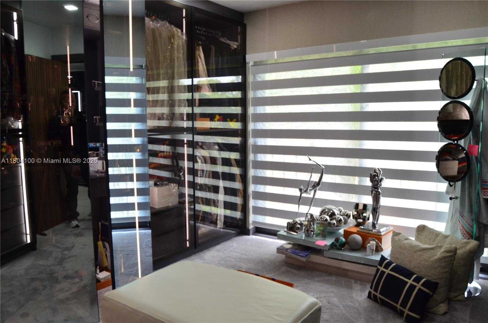Small Image of 3629 ESTEPONA AVE, Doral Number 52