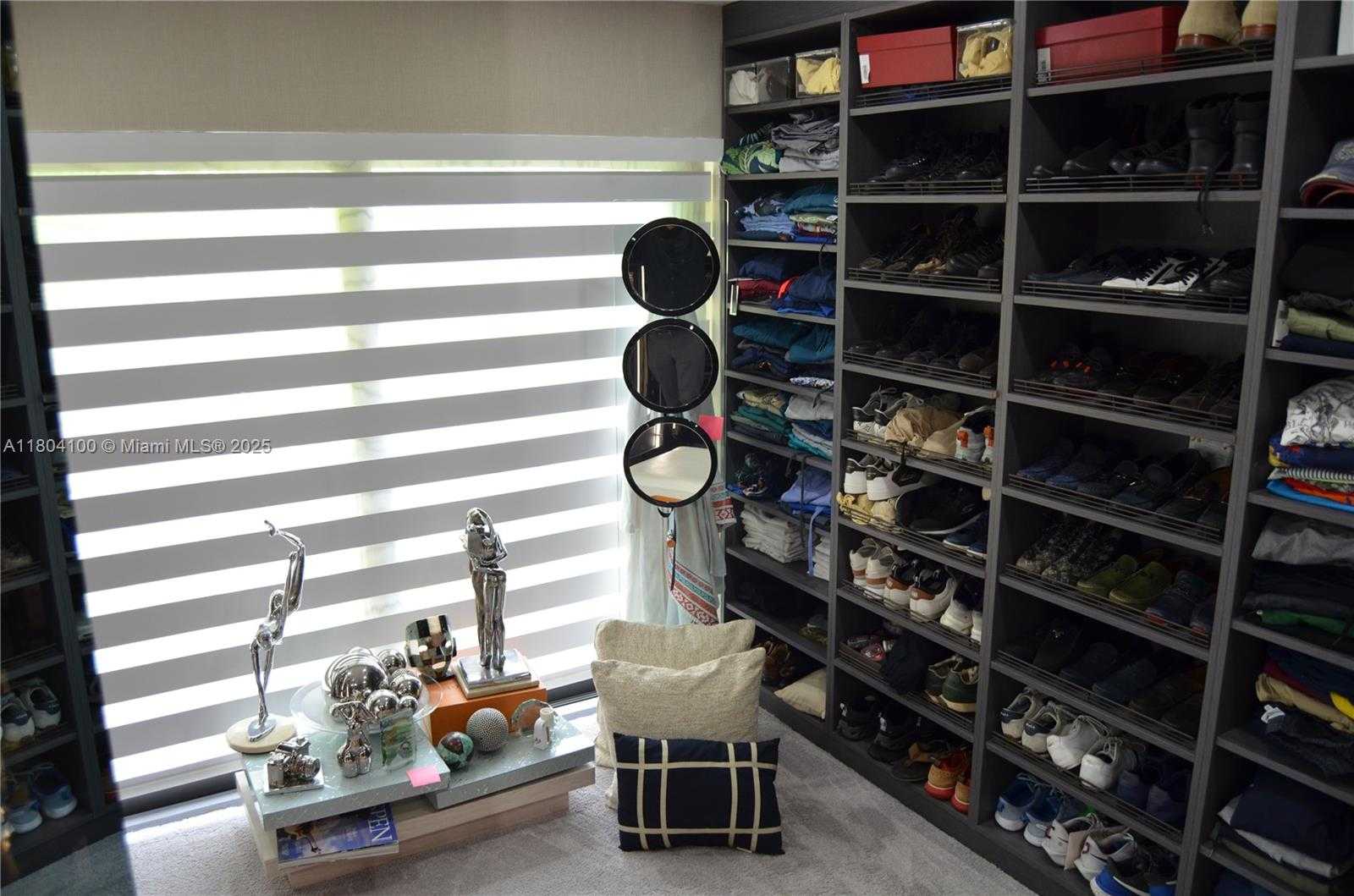Small Image of 3629 ESTEPONA AVE, Doral Number 55