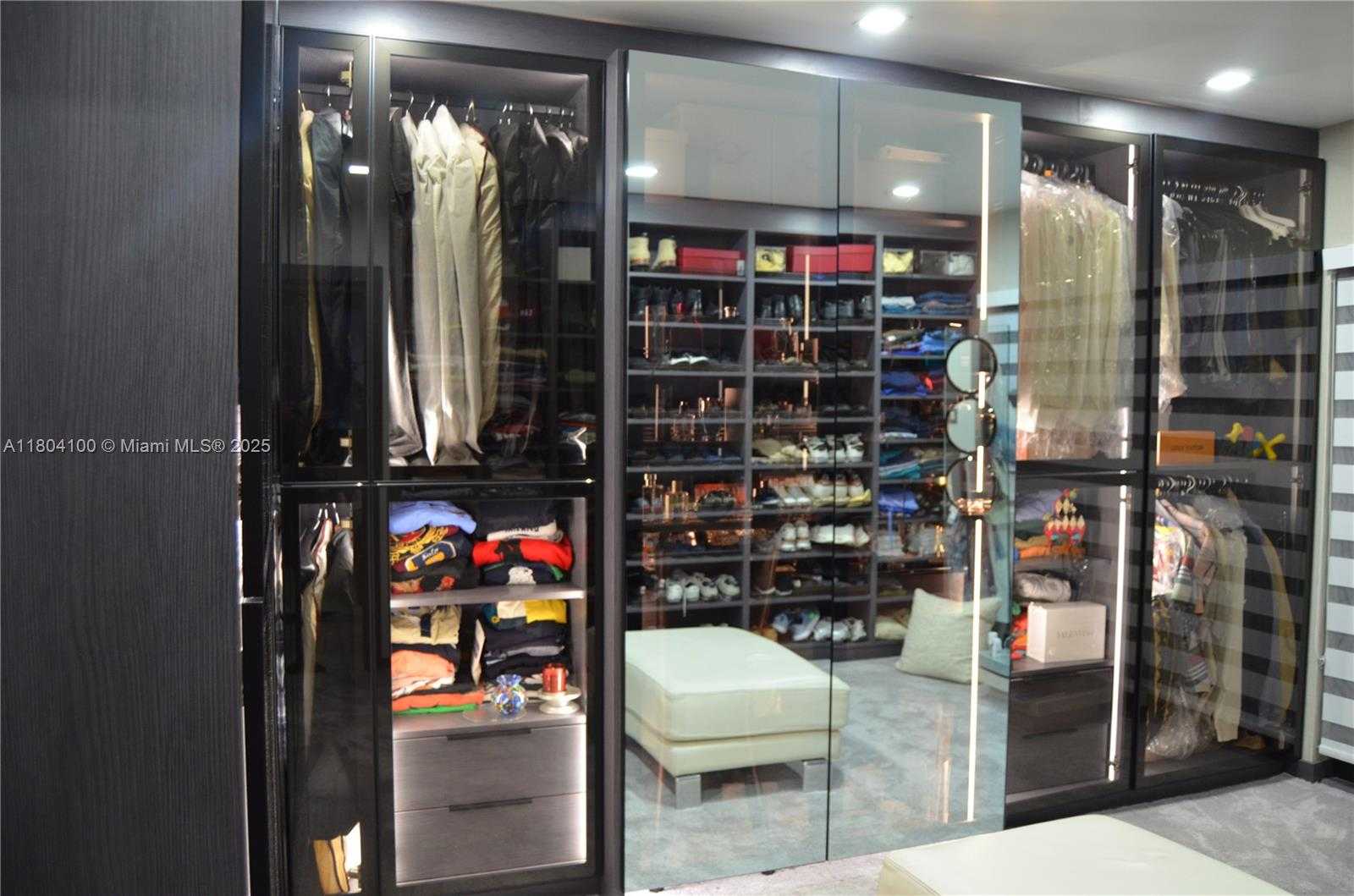 Small Image of 3629 ESTEPONA AVE, Doral Number 57