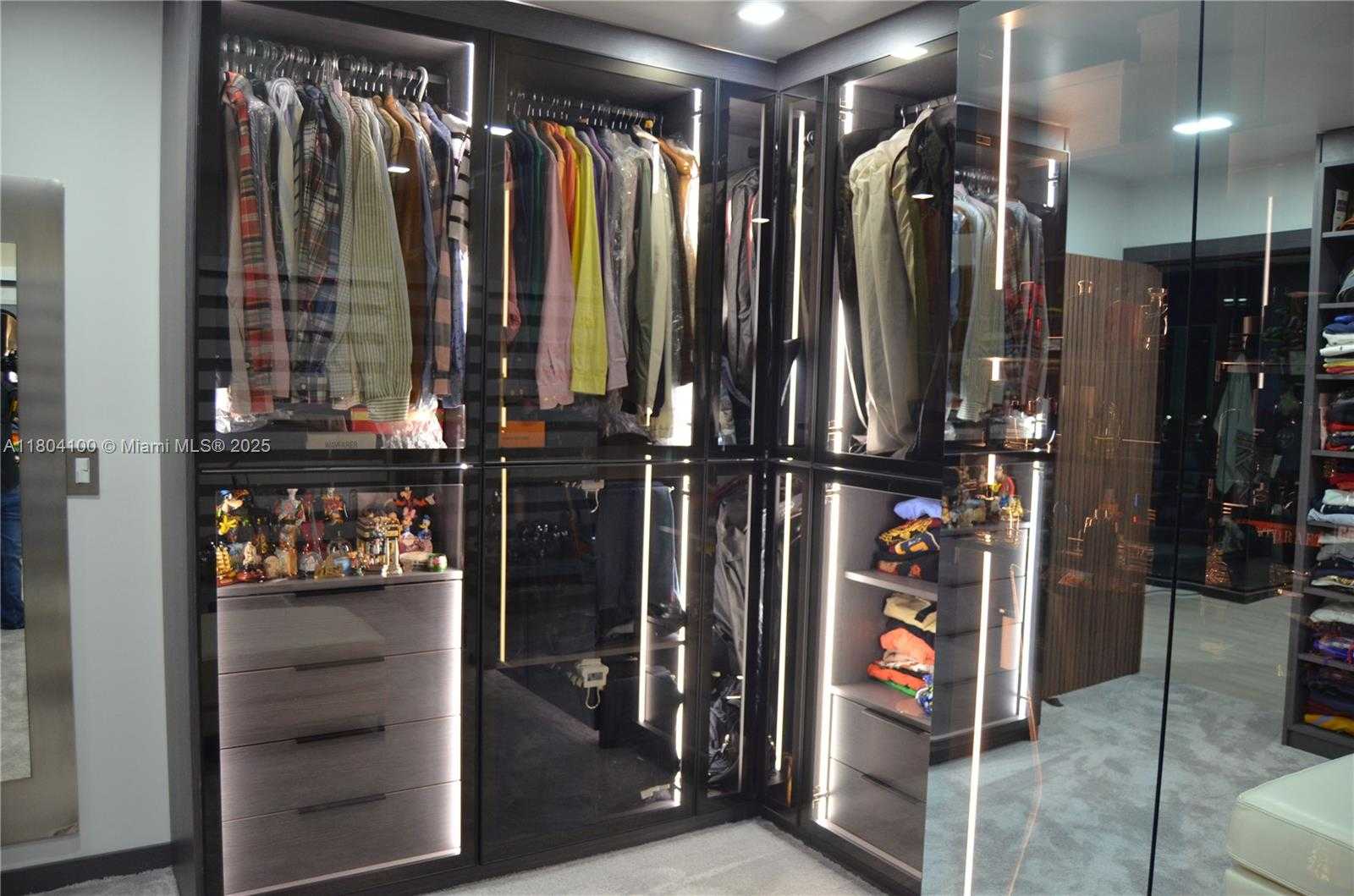 Small Image of 3629 ESTEPONA AVE, Doral Number 58