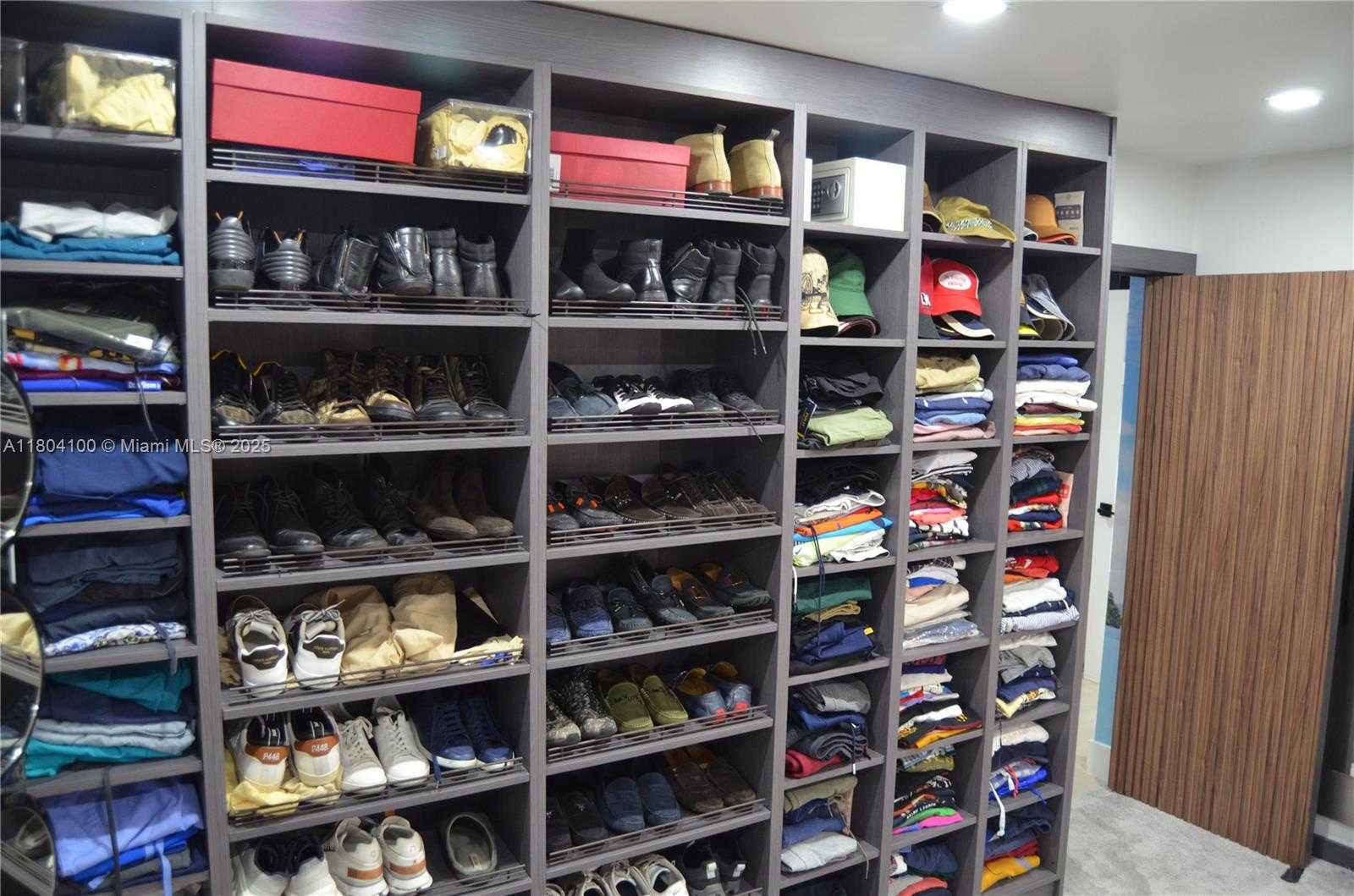 Small Image of 3629 ESTEPONA AVE, Doral Number 59