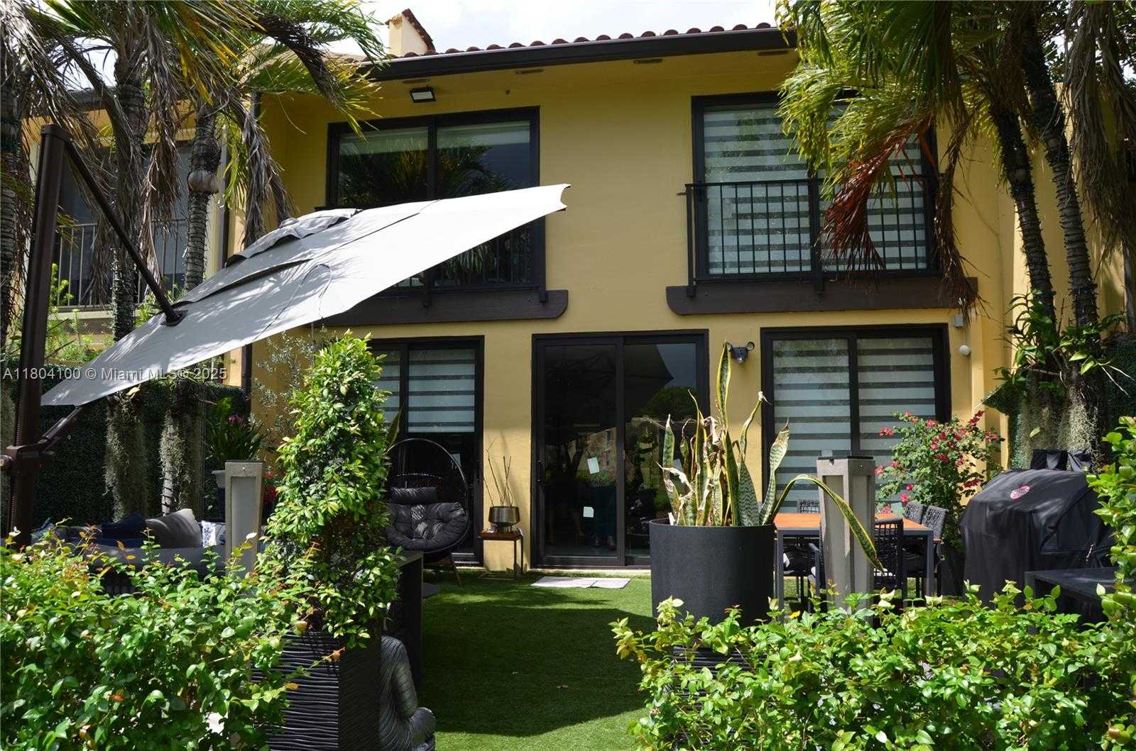 Small Image of 3629 ESTEPONA AVE, Doral Number 62