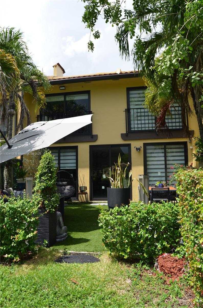 Small Image of 3629 ESTEPONA AVE, Doral Number 63
