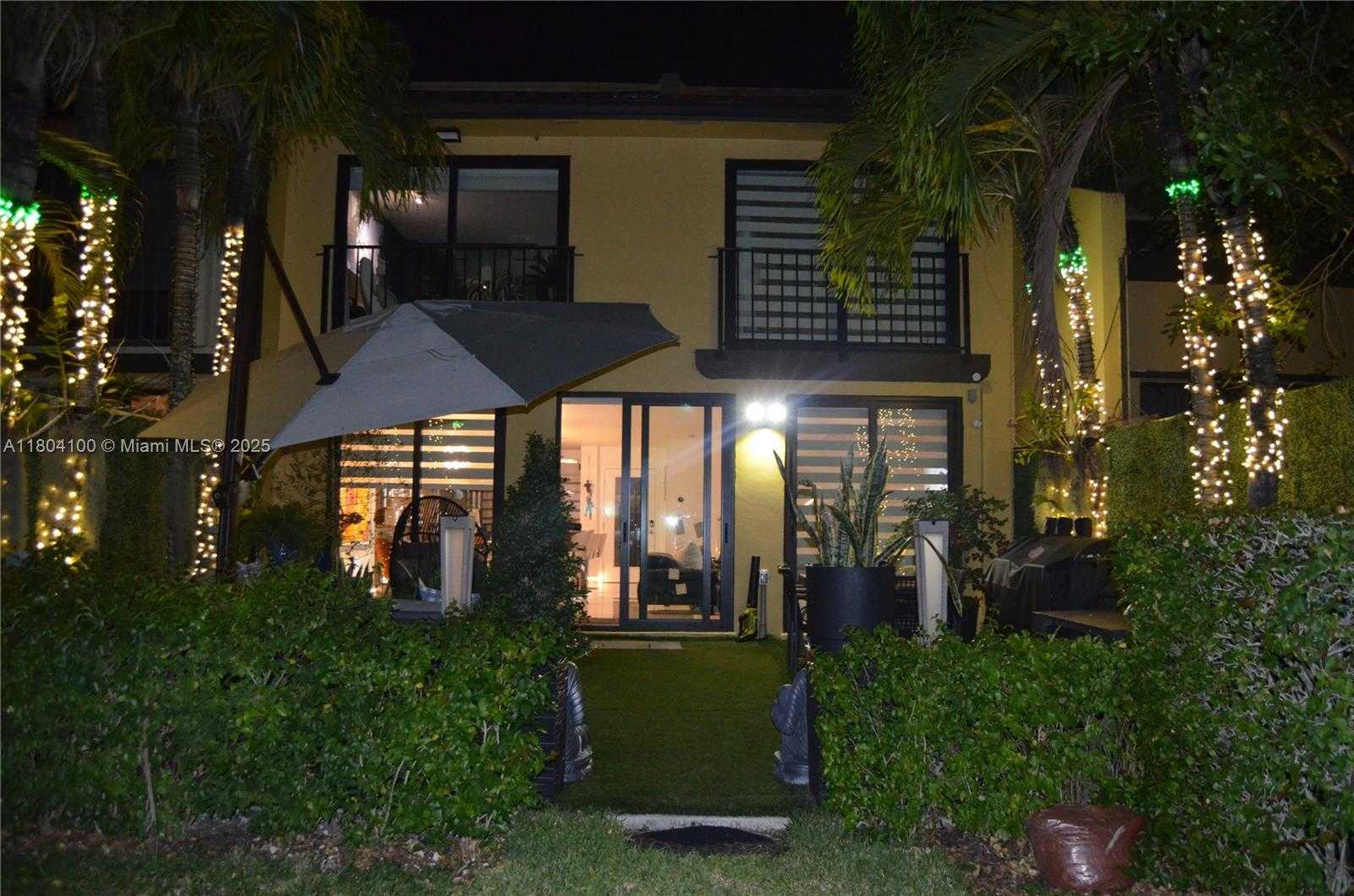 Small Image of 3629 ESTEPONA AVE, Doral Number 76