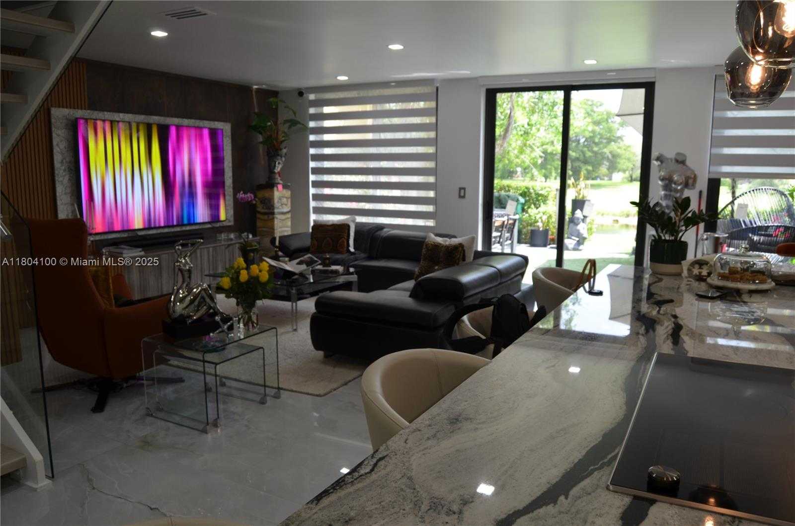 Small Image of 3629 ESTEPONA AVE, Doral Number 8