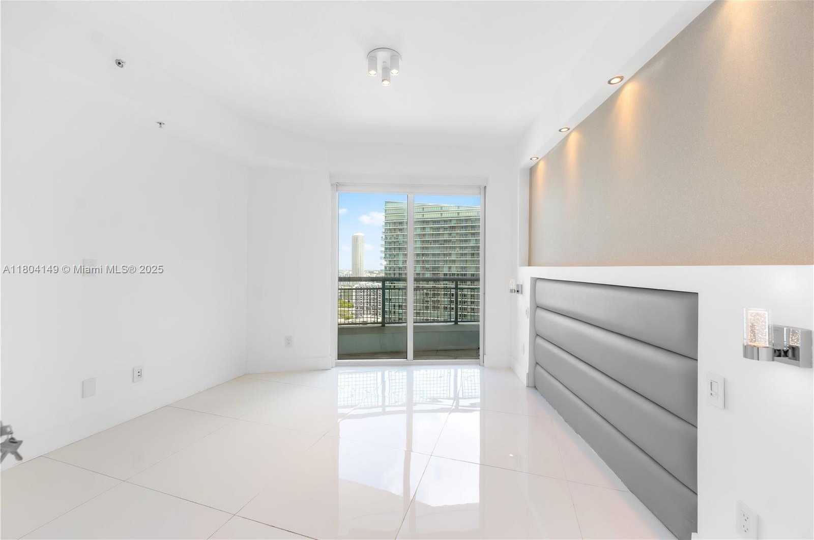 Small Image of 60 SOUTH WEST 13TH ST #2626, Miami Number 24