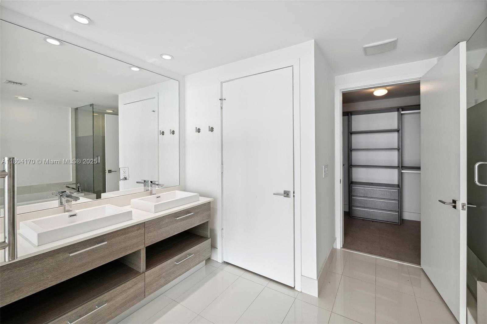Small Image of 650 NORTH EAST 32ND ST #4203, Miami Number 22