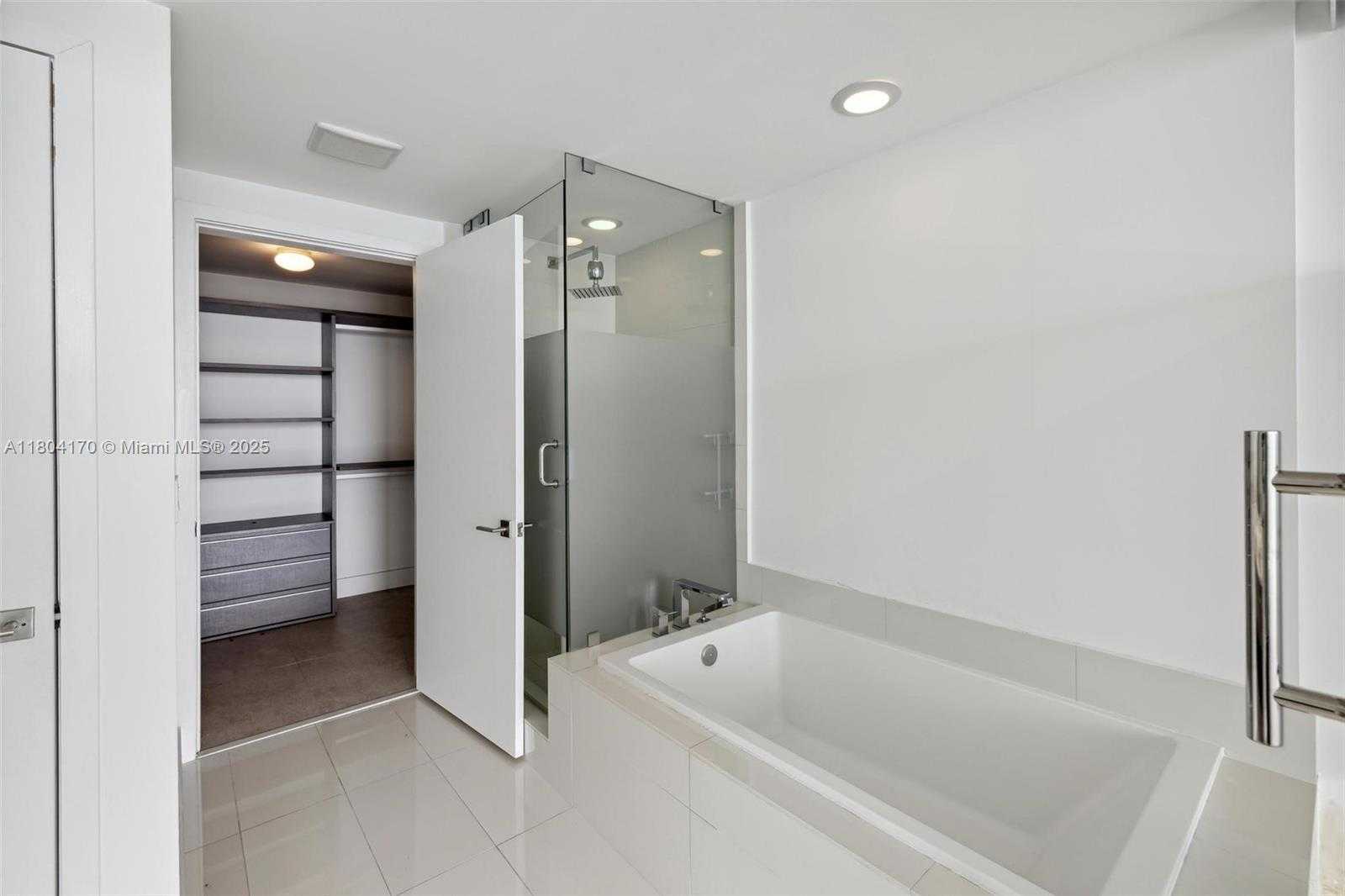Small Image of 650 NORTH EAST 32ND ST #4203, Miami Number 23