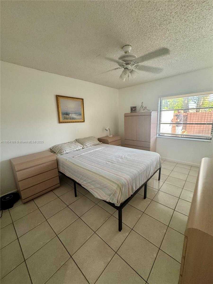 Small Image of 13810 SOUTH WEST 52 ST, Miami Number 16