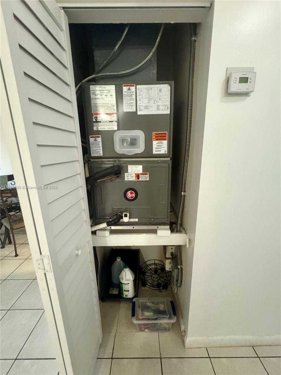 Small Image of 13810 SOUTH WEST 52 ST, Miami Number 19