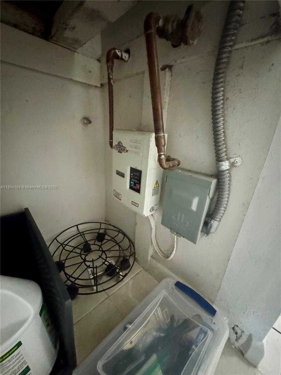 Small Image of 13810 SOUTH WEST 52 ST, Miami Number 22