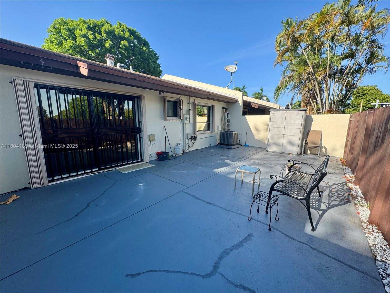 Small Image of 13810 SOUTH WEST 52 ST, Miami Number 23