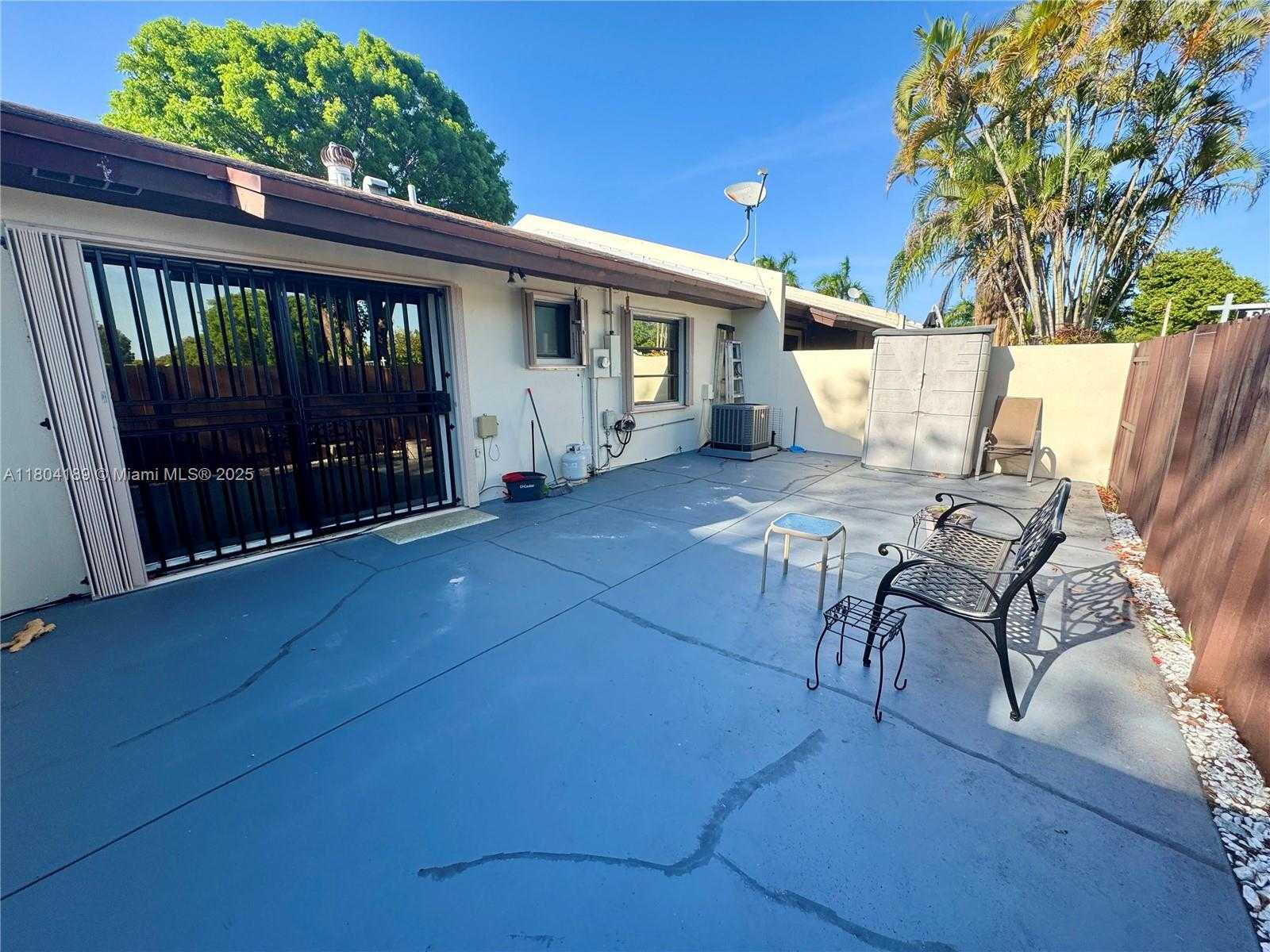 Small Image of 13810 SOUTH WEST 52 ST, Miami Number 24
