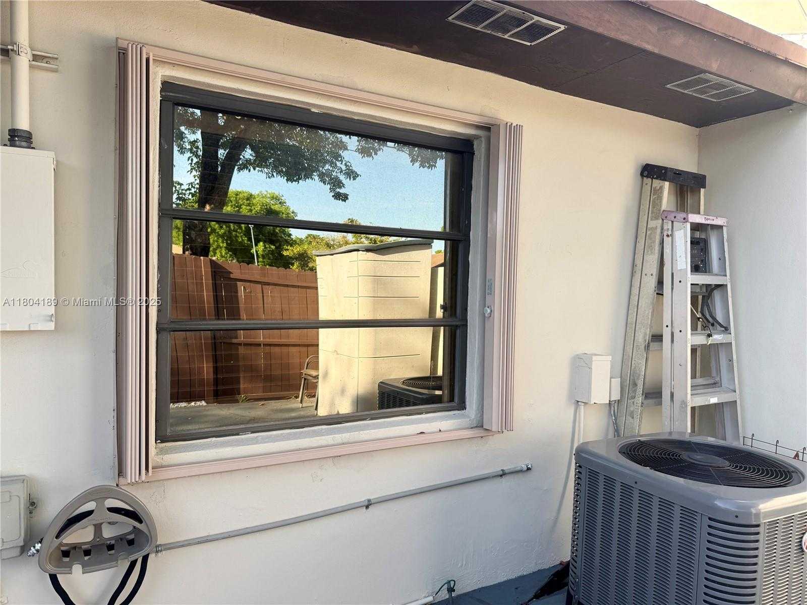 Small Image of 13810 SOUTH WEST 52 ST, Miami Number 29