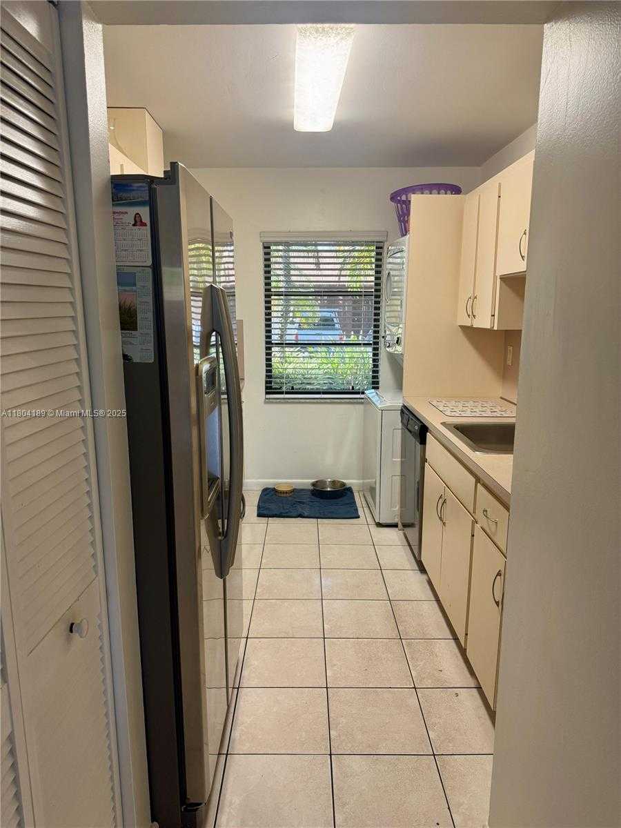 Small Image of 13810 SOUTH WEST 52 ST, Miami Number 3