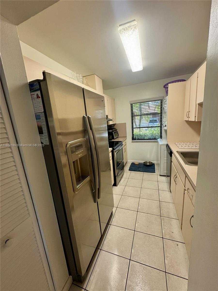 Small Image of 13810 SOUTH WEST 52 ST, Miami Number 4