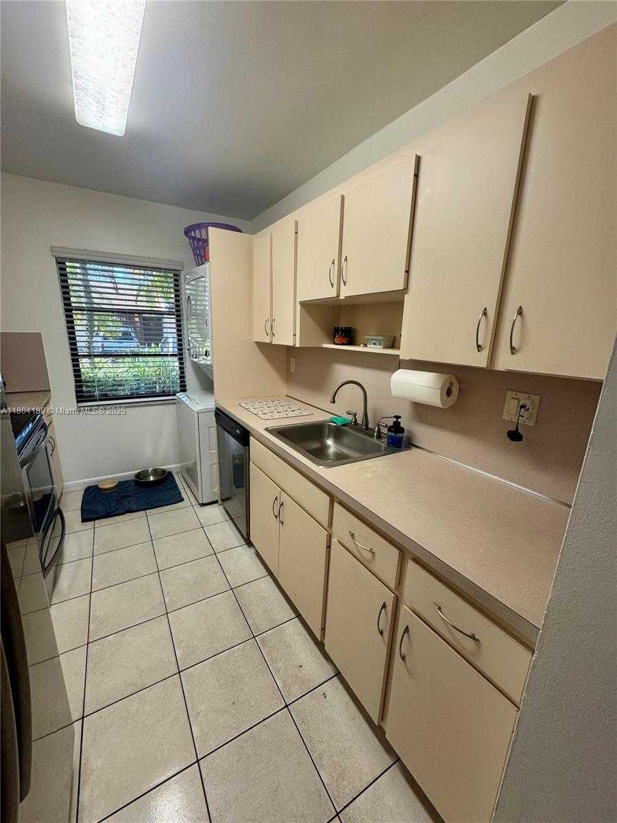 Small Image of 13810 SOUTH WEST 52 ST, Miami Number 5