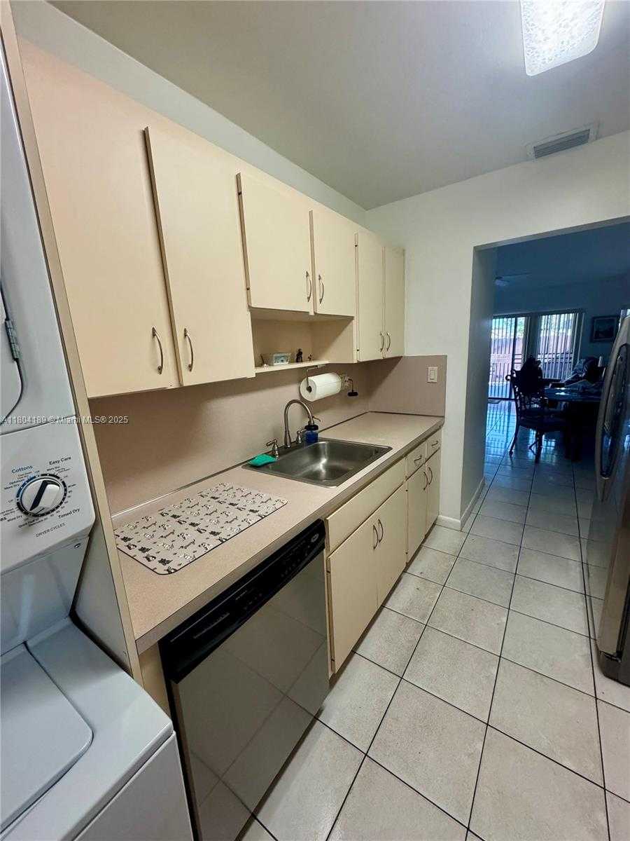 Small Image of 13810 SOUTH WEST 52 ST, Miami Number 7