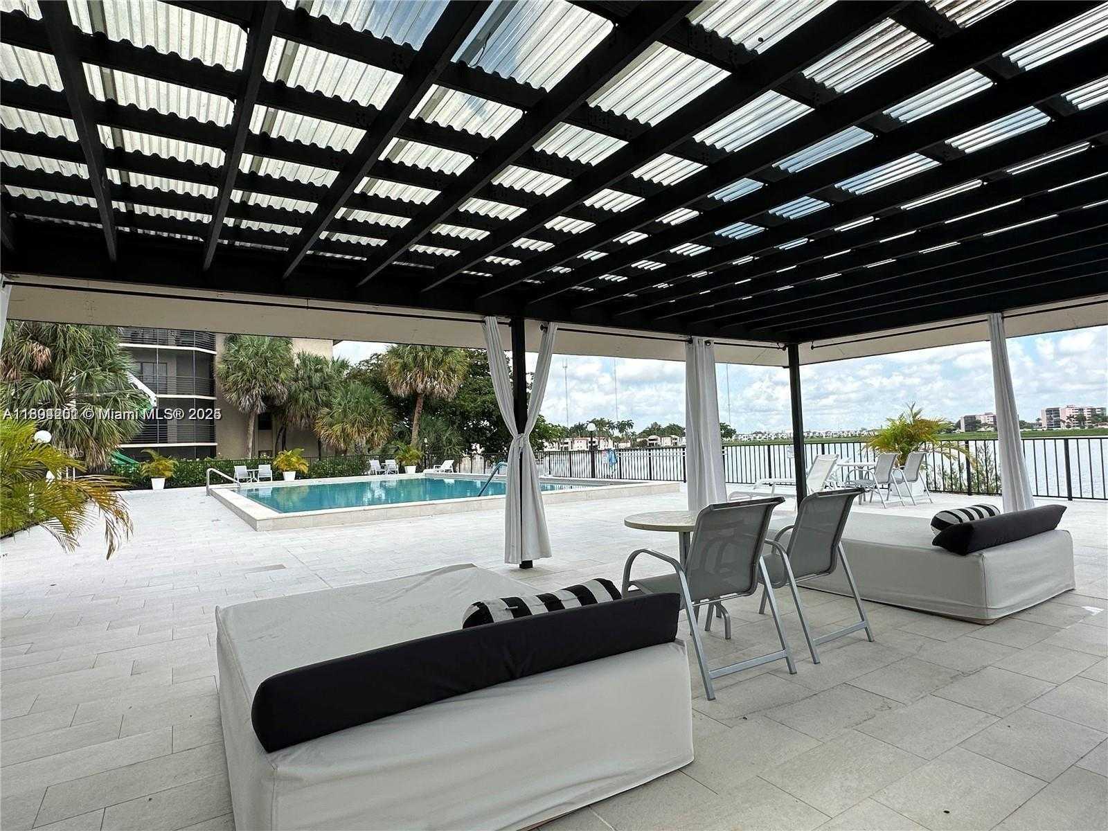Small Image of 601 IVES DAIRY RD #401-8, Miami Number 14