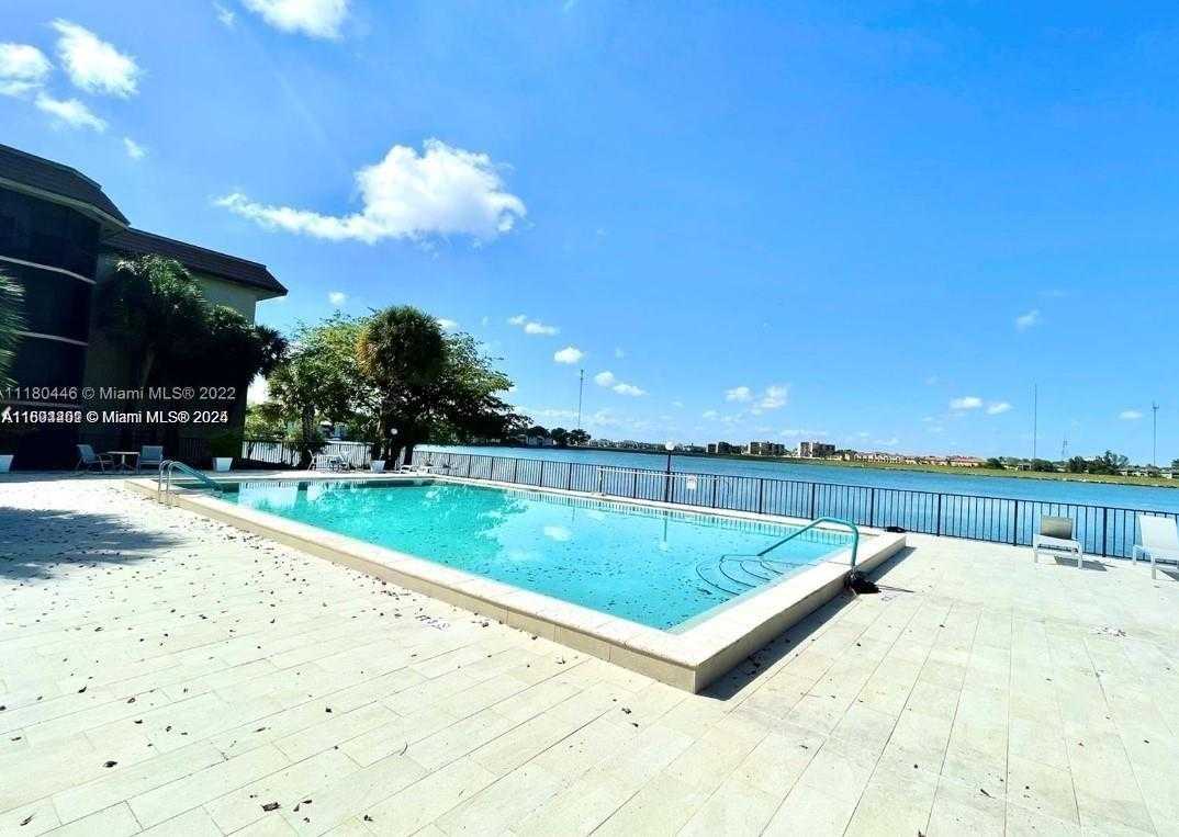 Small Image of 601 IVES DAIRY RD #401-8, Miami Number 16