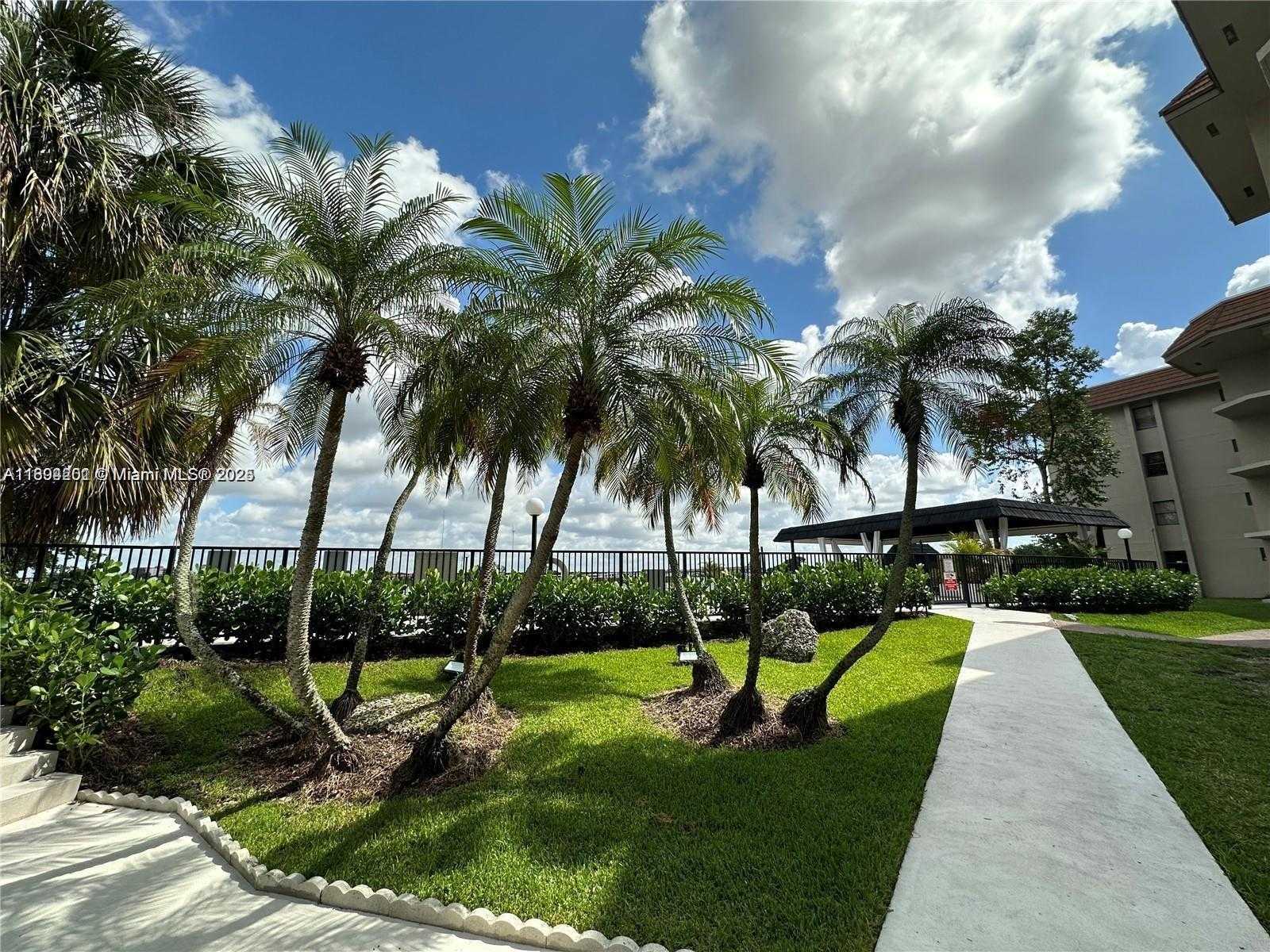 Small Image of 601 IVES DAIRY RD #401-8, Miami Number 17