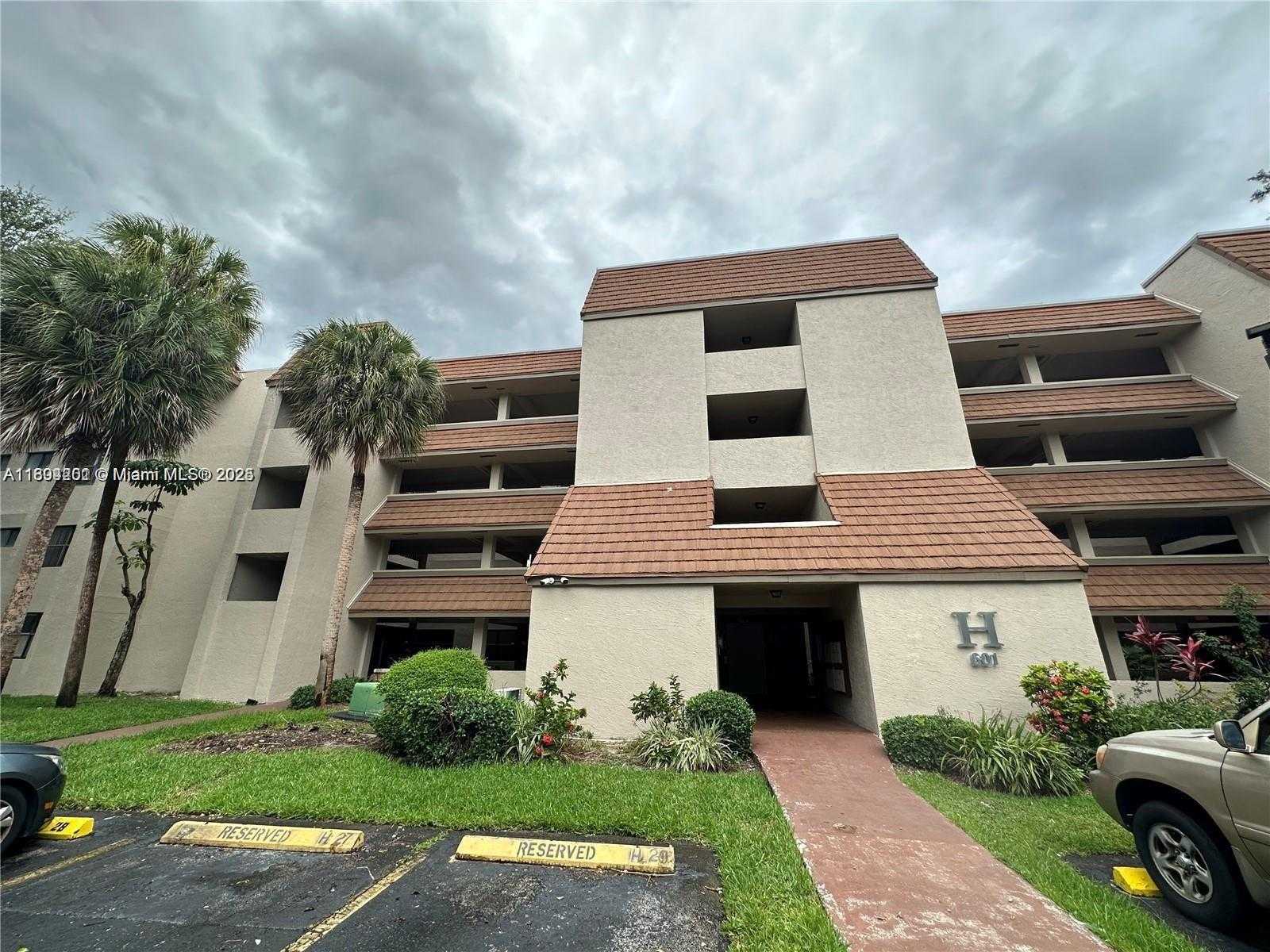 Small Image of 601 IVES DAIRY RD #401-8, Miami Number 20