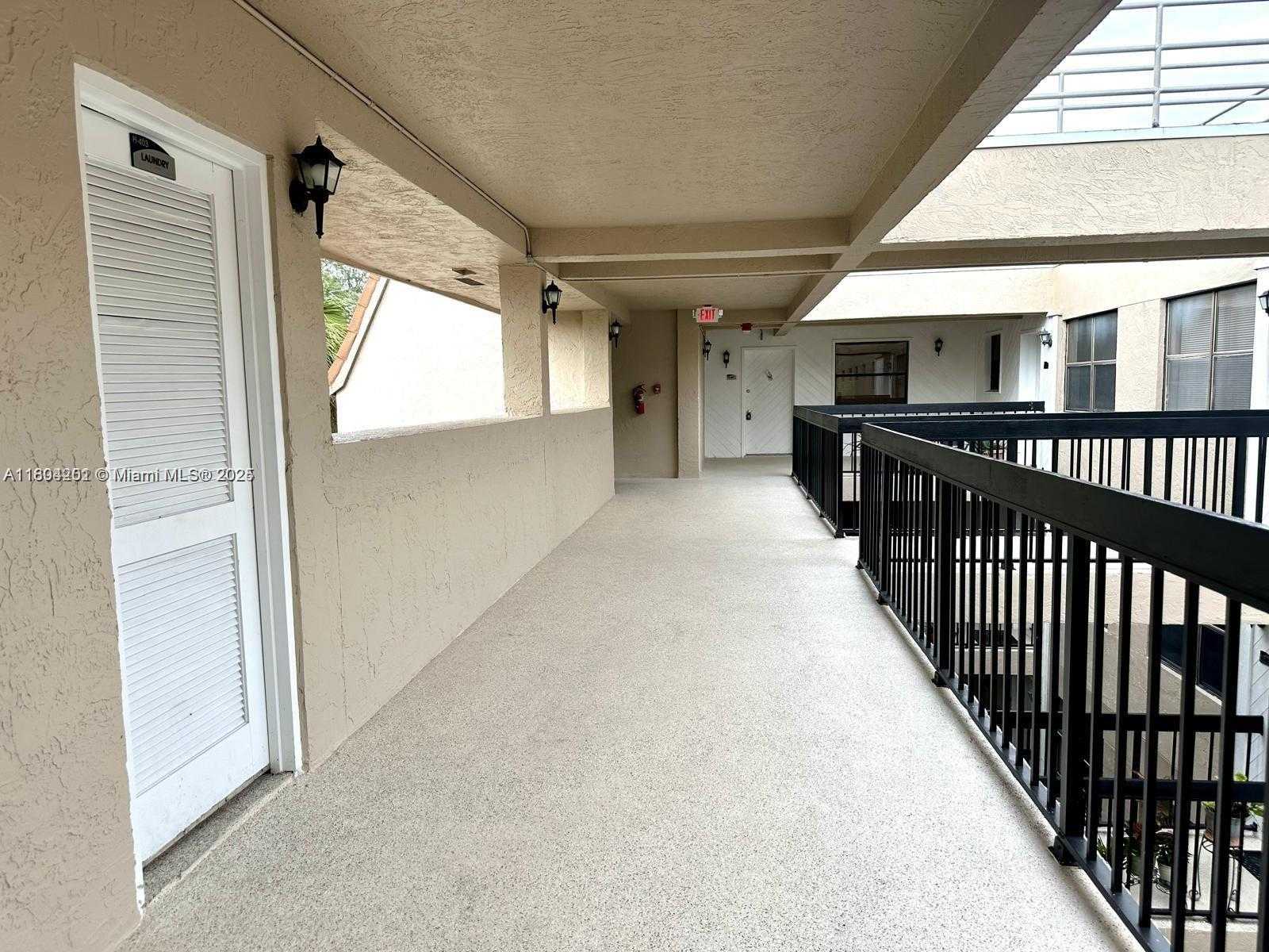 Small Image of 601 IVES DAIRY RD #401-8, Miami Number 21