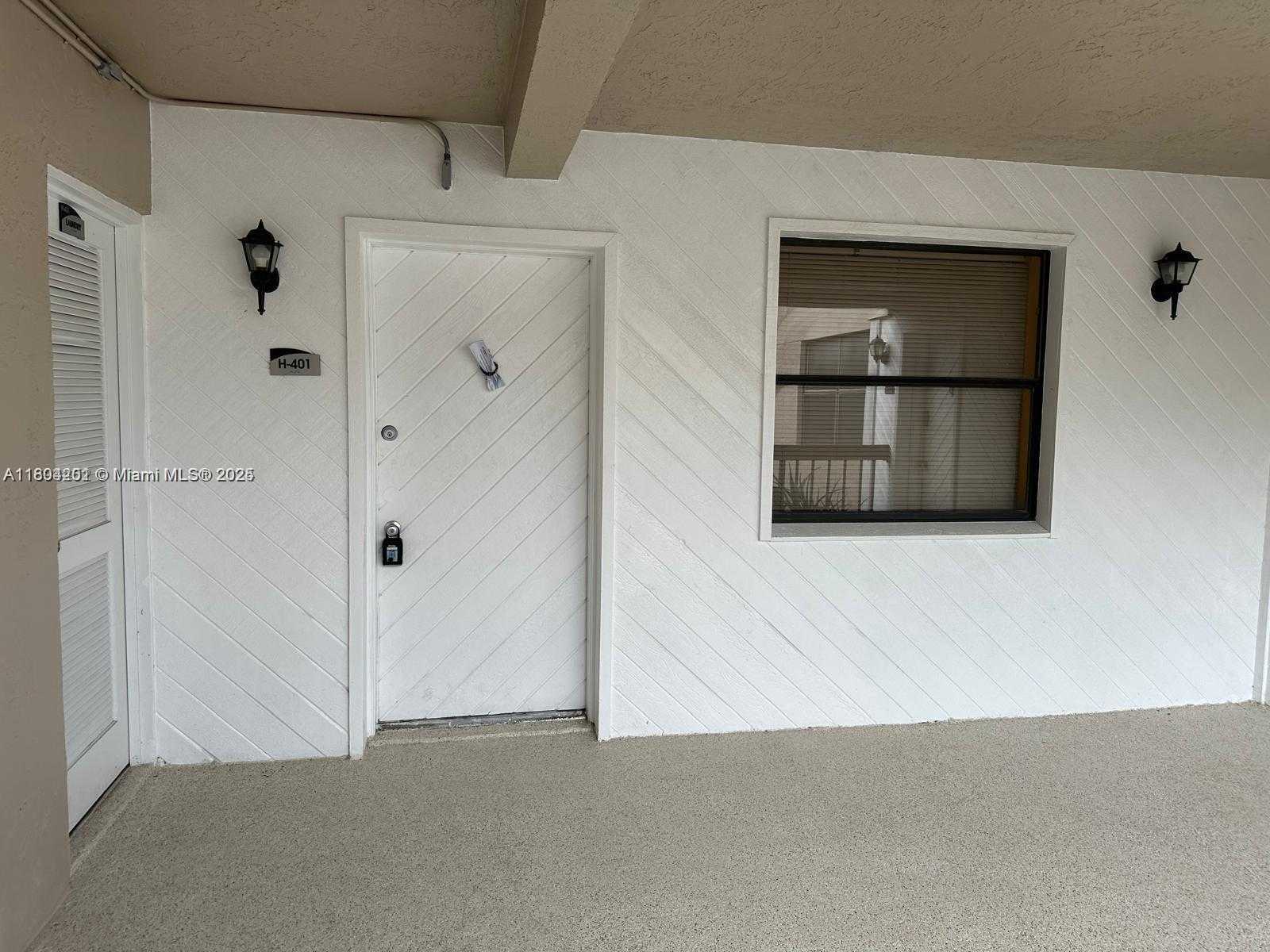 Small Image of 601 IVES DAIRY RD #401-8, Miami Number 22